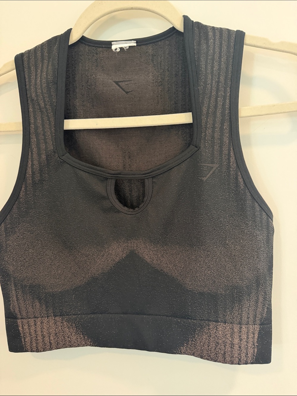 Gymshark Seamless Crop Tank in Black and Gold | Size Medium